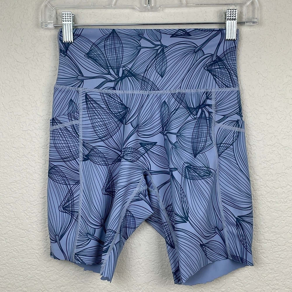 Buff Bunny Shorts Women Small Blue Media Pockets Leaf Pattern Active Sports FLAW